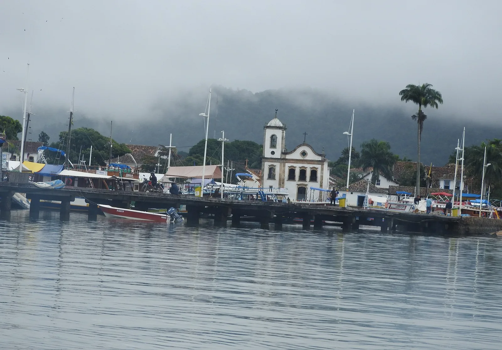 Shallow, sheltered and built for schooners and lanchas — the Bay of Paraty was never a deep-water yacht harbor.
